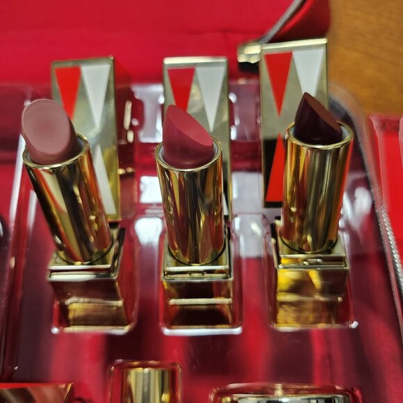 Estee Lauder Holiday Set - Picture 2 of 9